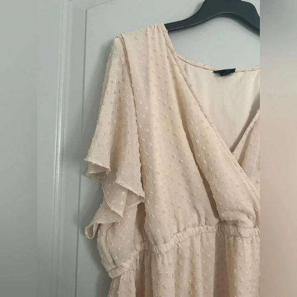 Torrid Pink Lily Ivory Swiss Dot Surplice Babydoll V Neck size 3 feminine boho - Picture 8 of 15